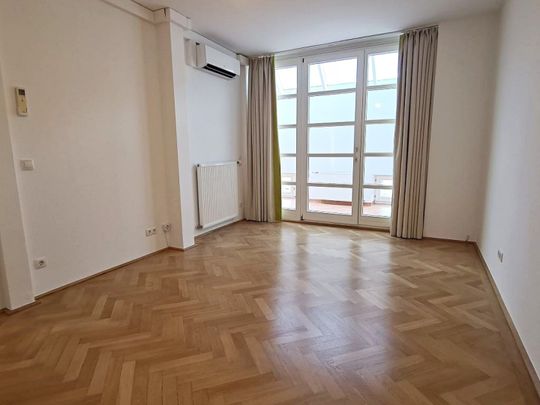 TOPLAGE, BÖRSE-NÄHE, klimatisierte 157 m2 Maisonette mit 18 m2 Terrasse, 4 Zimmer, Küche, Wintergarten, 2 Bäder, Zelinkagasse - Photo 1