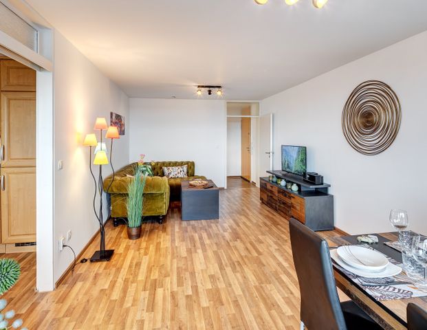 Spacious apartment with panoramic view - Photo 1