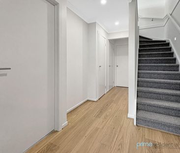 Modern double-storey home with space, style and comfort - Photo 6