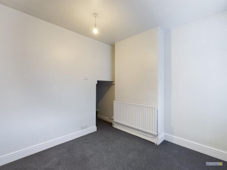 2 bedroom end of terrace house to rent - Photo 4
