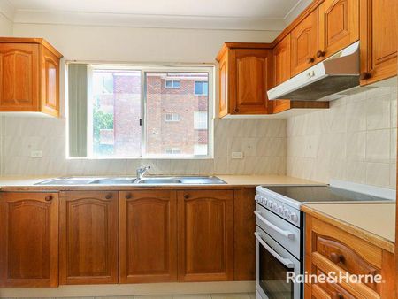 2 Bedroom Unit With Great Location! - Photo 4