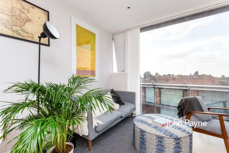 Pinnell Road, London, SE9 - Photo 2