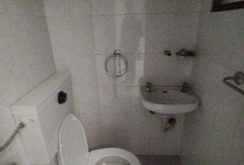 Porto arrendo quarto em casa partilhada