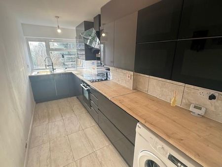 1 bedroom in a house share to rent - Photo 5