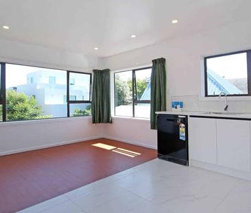 2 Mins Walk to Macleans College! - Photo 3