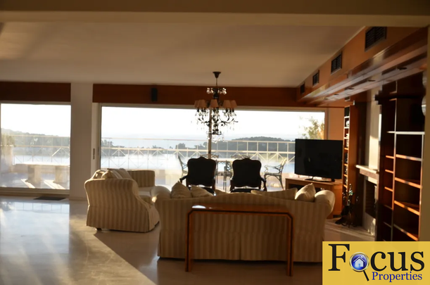 Μεζονέτα, προς ενοικίαση - 300 τ.μ. - Photo 1