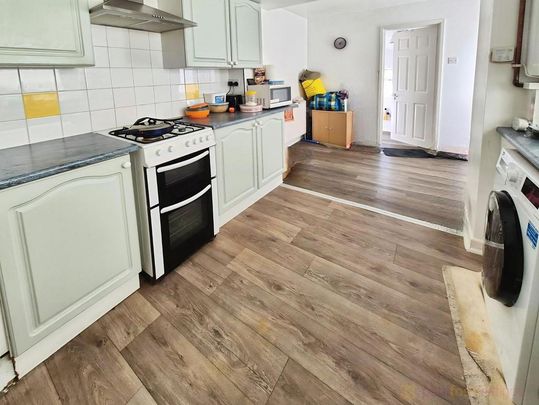 3 bedroom terraced house to rent - Photo 1