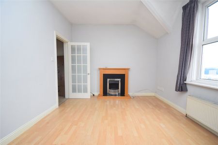 3 bed apartment to rent in Gladstone Road, Scarborough, YO12 - Photo 4