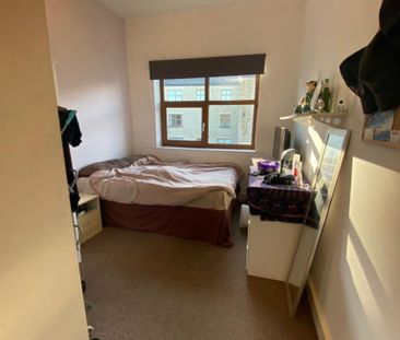 3 bedroom flat to rent - Photo 3