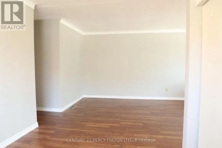 24 FLOWER STREET - Photo 4