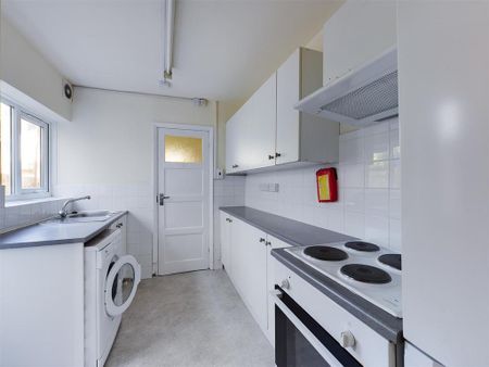 4 bedroom terraced house to rent - Photo 2