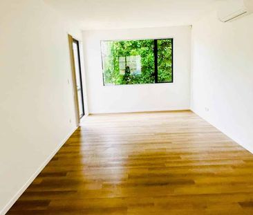 Located in the heart of Howick - Photo 3