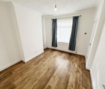 3 bedroom end of terrace house to rent - Photo 1
