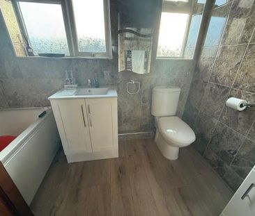 3 bedroom terraced house to rent - Photo 3