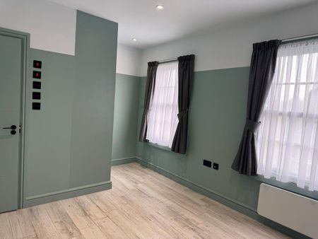 Studio to rent - Photo 3