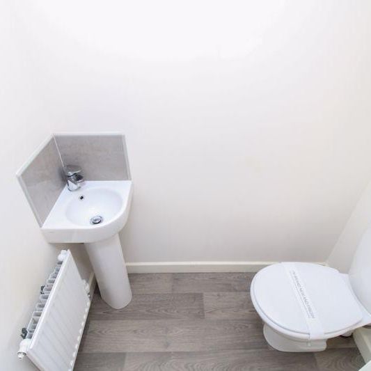 2 bedroom terraced house to rent - Photo 1