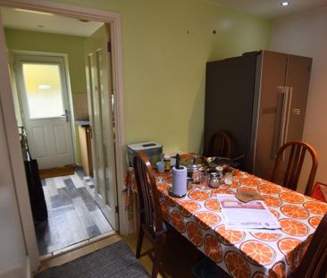 3 bedroom detached house to rent - Photo 2