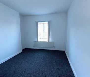 2 bedroom maisonette to rent - Photo 4
