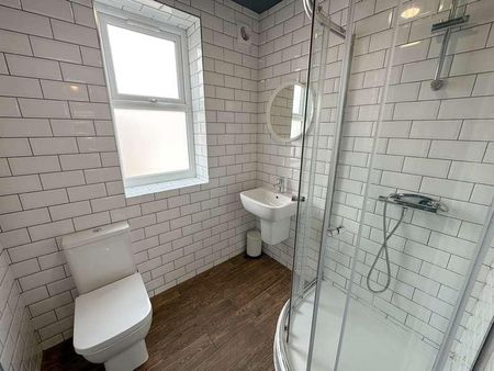 Esher Road, L6 - Photo 5