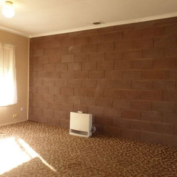 Neat & Convenient Living in Lavington - Photo 1