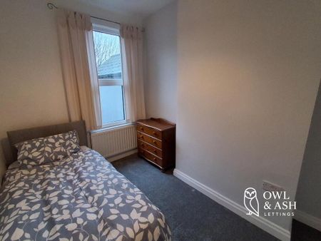 65 Bloomfield Avenue, Belfast, BT5 5AA - Photo 4