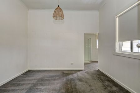 Available now - Photo 3