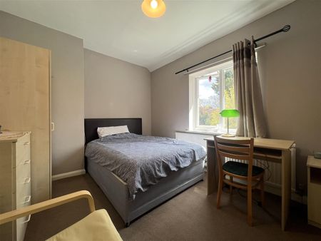 3 bedroom house - semi-detached - Photo 3