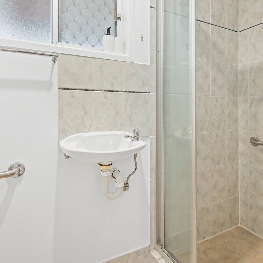 Indooroopilly - Photo 1