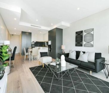 Ultra Convenient, Fully Furnished Executive Apartment - Photo 6