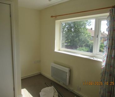 2 bedroom end of terrace house to rent - Photo 5
