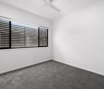 Four Bedroom Modern Townhome I DUCTED A/C I RESORT-STYLE POOL - Photo 4