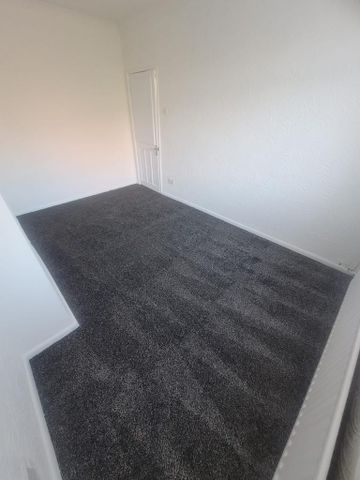 2 bedroom semi-detached house to rent - Photo 4