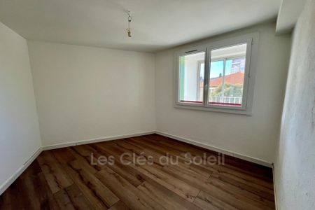 Location appartement 3 pièces 55 m² La Ciotat - Photo 4