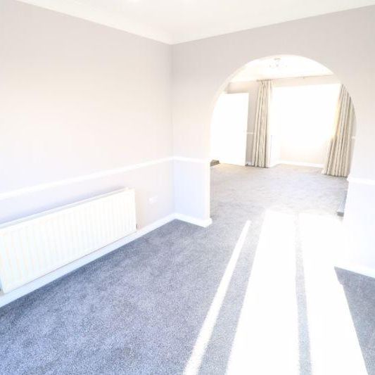 3 bedroom semi-detached house to rent - Photo 1