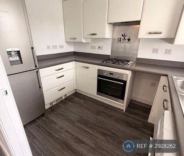3 bedroom semi-detached house to rent - Photo 4