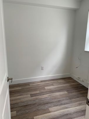 3 Bedrooms - Photo 1