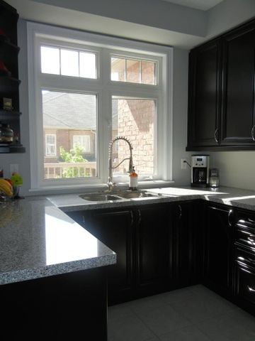 For Lease - 2022 Lakeshore Road, Mississauga, Ontario - Photo 3