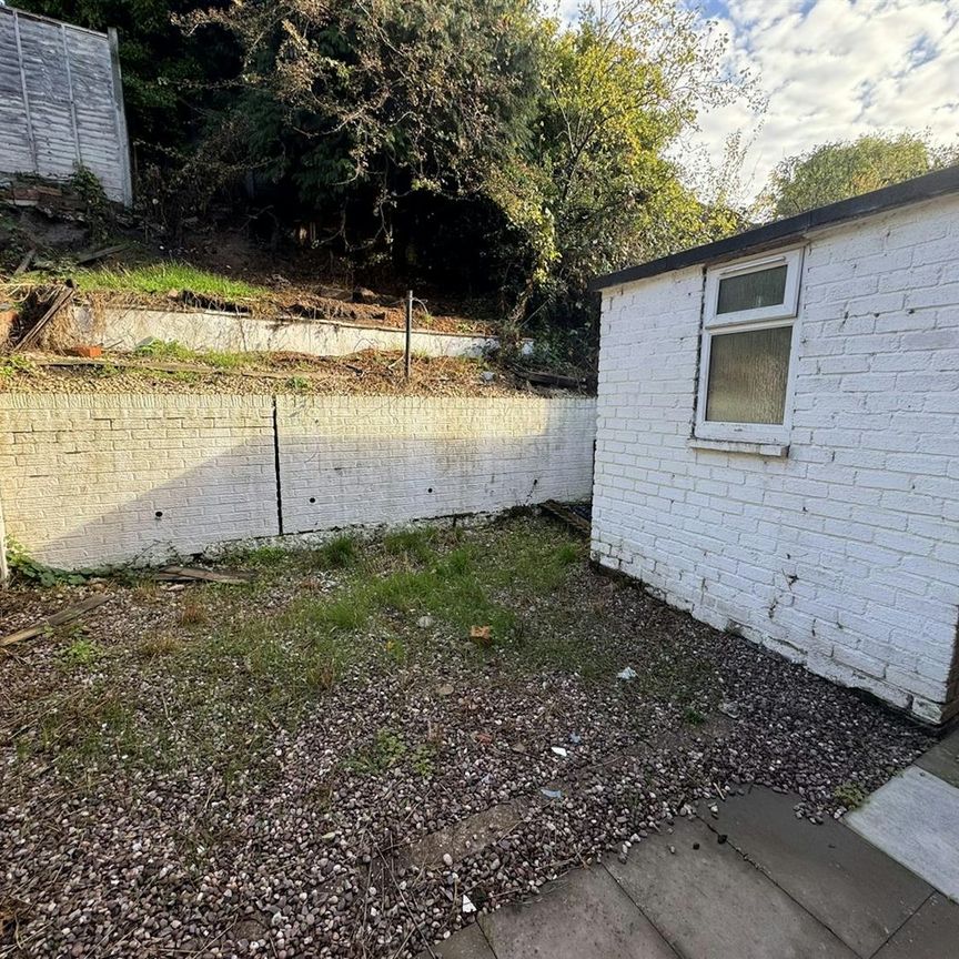 Foxhills Road, Stourbridge, DY8 - Photo 1