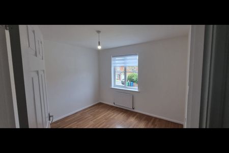 3 Bed Semi-Detached House, Nepaul Road, M9 - Photo 3
