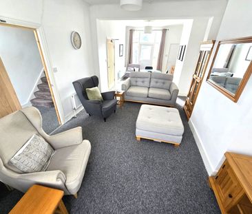 3 Bed Terraced House, New Road, IG3 - Photo 1