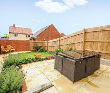 3 bedroom end of terrace house to rent - Photo 4