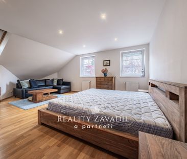 Pronájem rodinného domu 271 m², Na Skalce, Popovičky - Fotografie 5