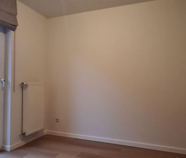 Ruim gerenoveerd tweeslaapkamerappartement in Bilzen - Foto 6