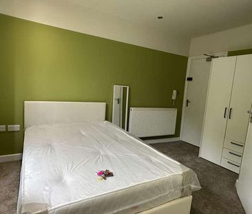 Bedroom With All Ensuites Available For, LN2 - Photo 5