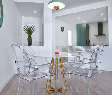 2 bedroom luxury Flat for rent in Nueva Andalucia, Spain - Photo 5