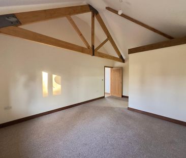 3 bedroom barn conversion to rent - Photo 2