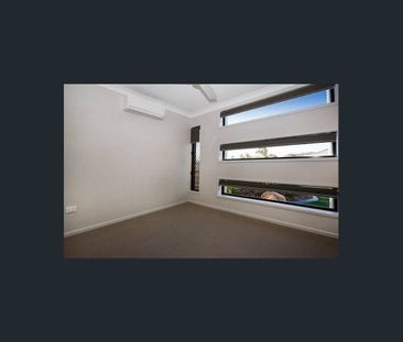 MODERN LIVING IN THIS CENTRAL HOME CLOSE TO ALL AMENITIES! - Photo 5