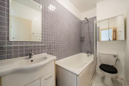 Cathnor Road, Askew Road, W12, London - Photo 2