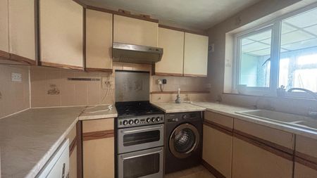 Stirling Close, Berkshire, SL4 - Photo 4