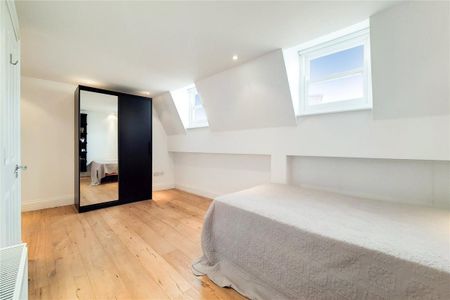 3 bedroom flat in Camden - Photo 3